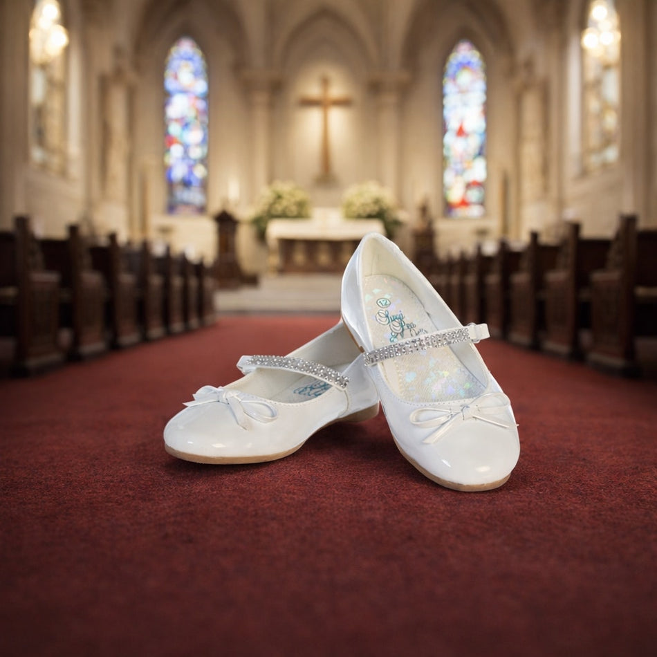 NEW Girl's Communion Dress Shoe - White/Patent Leather Flat Shoe with Rhinestone Strap - Size 11T